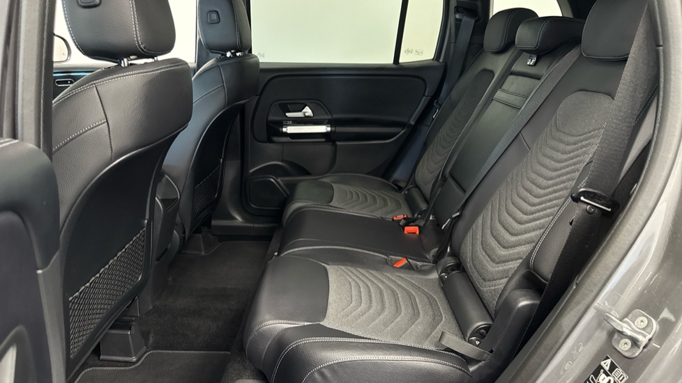 Mercedes-Benz GLB 200 Sport Executive 5dr 7G-Tronic Petrol Estate - Image 16
