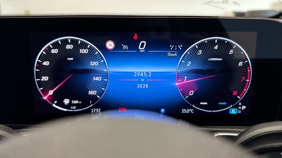 Mercedes-Benz GLB 200 Sport Executive 5dr 7G-Tronic Petrol Estate - Image 18