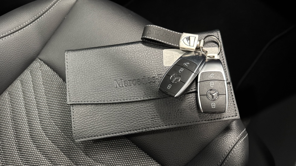 Mercedes-Benz GLB 200 Sport Executive 5dr 7G-Tronic Petrol Estate - Image 19