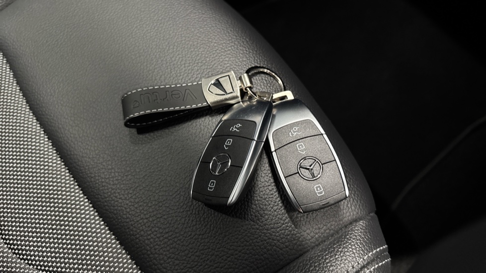 Mercedes-Benz GLB 200 Sport Executive 5dr 7G-Tronic Petrol Estate - Image 20