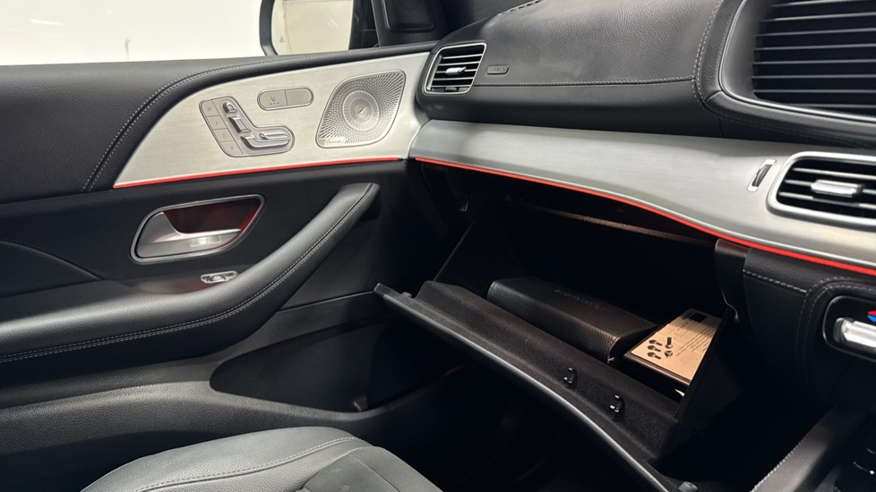 Mercedes-Benz GLE 450 4Matic Urban Edition 5dr 9G-Tronic Petrol Estate - Image 35