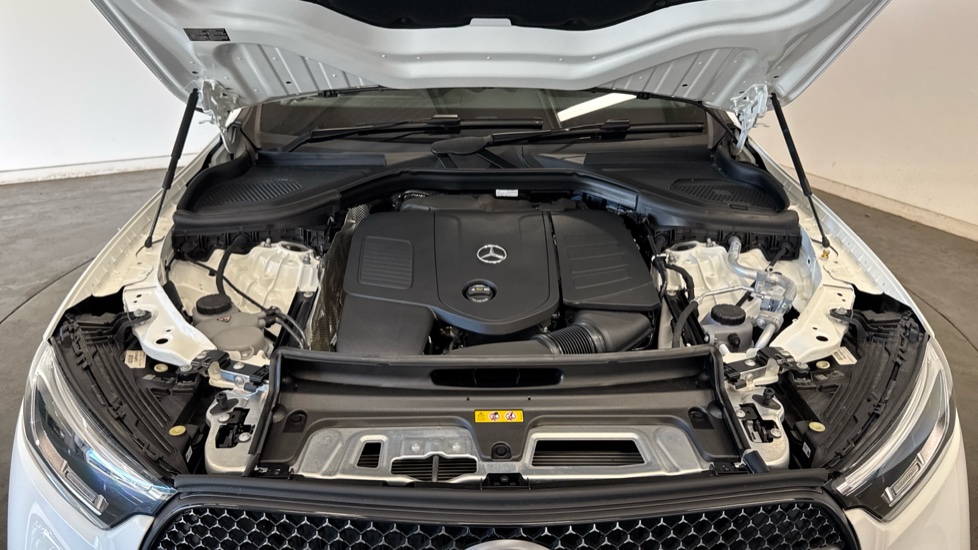Mercedes-Benz GLC 300 4Matic AMG Line 5dr 9G-Tronic Petrol Estate - Image 8