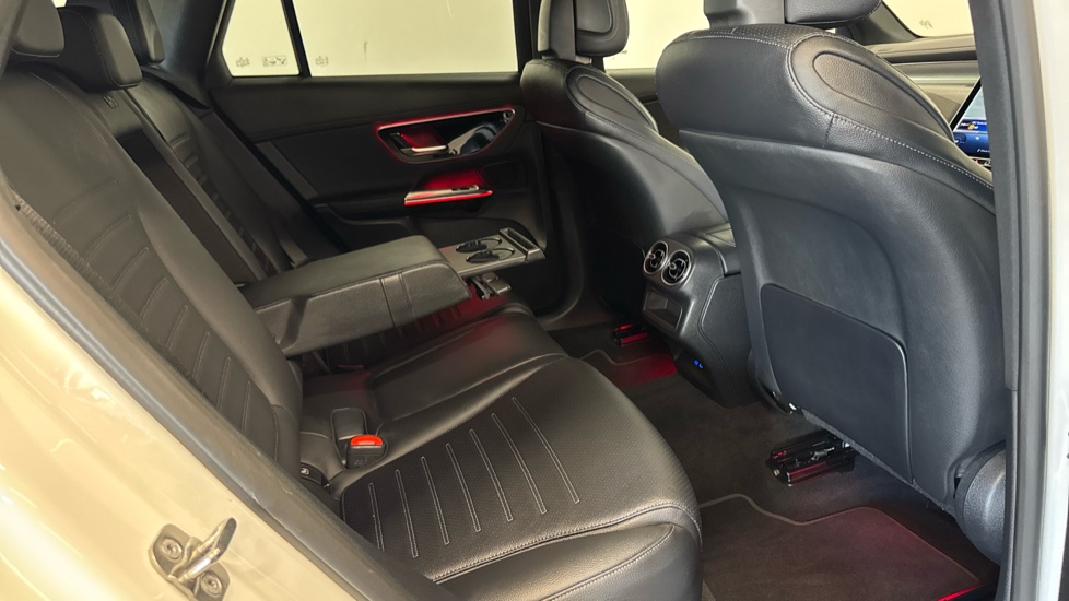 Mercedes-Benz GLC 300 4Matic AMG Line 5dr 9G-Tronic Petrol Estate - Image 23