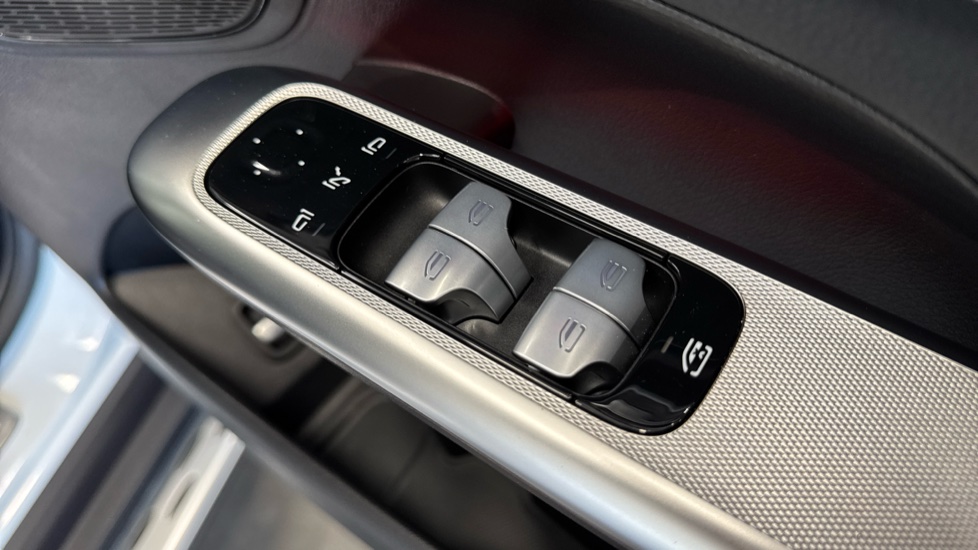 Mercedes-Benz GLC 300 4Matic AMG Line 5dr 9G-Tronic Petrol Estate - Image 26