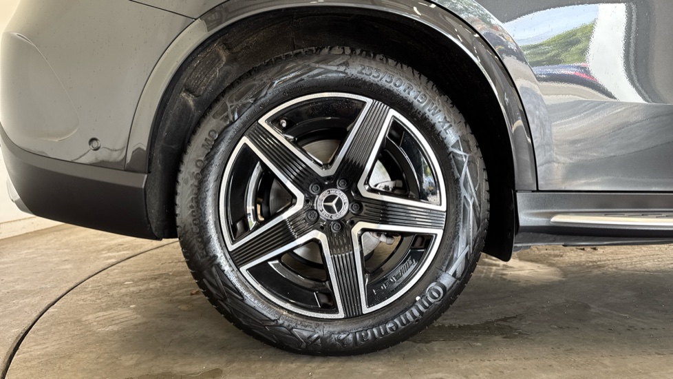 Mercedes-Benz GLC 300 4Matic AMG Line 5dr 9G-Tronic Petrol Estate - Image 7