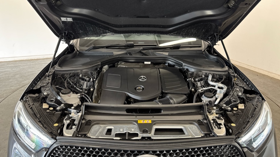 Mercedes-Benz GLC 300 4Matic AMG Line 5dr 9G-Tronic Petrol Estate - Image 8