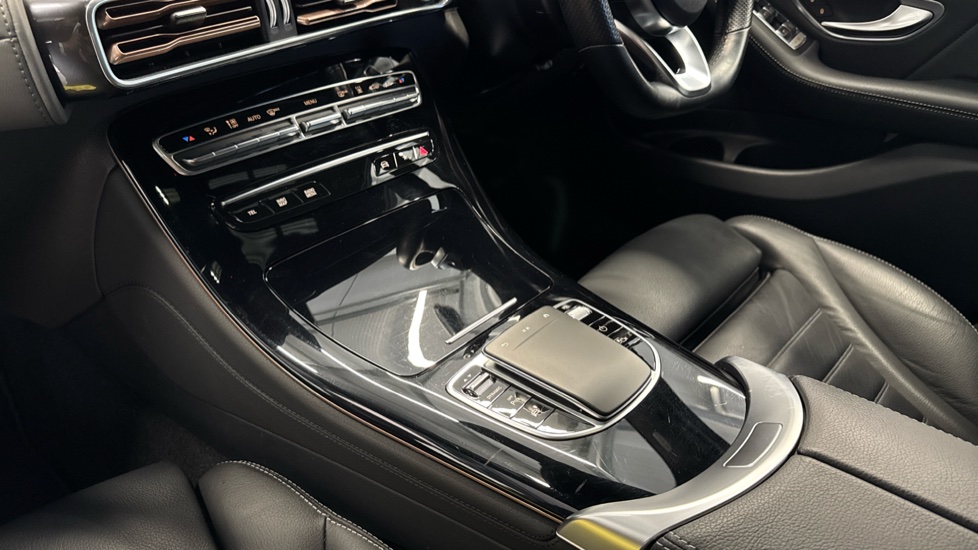 Mercedes-Benz EQC 400 300kW AMG Line Premium 80kWh 5dr Auto Electric Estate - Image 13