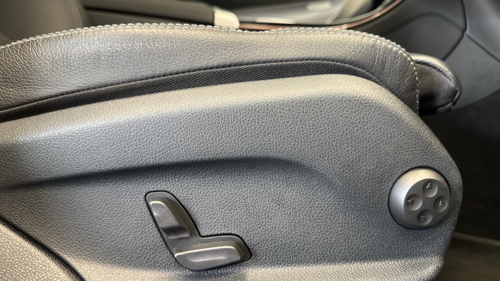 Mercedes-Benz EQC 400 300kW AMG Line Premium 80kWh 5dr Auto Electric Estate - Image 36