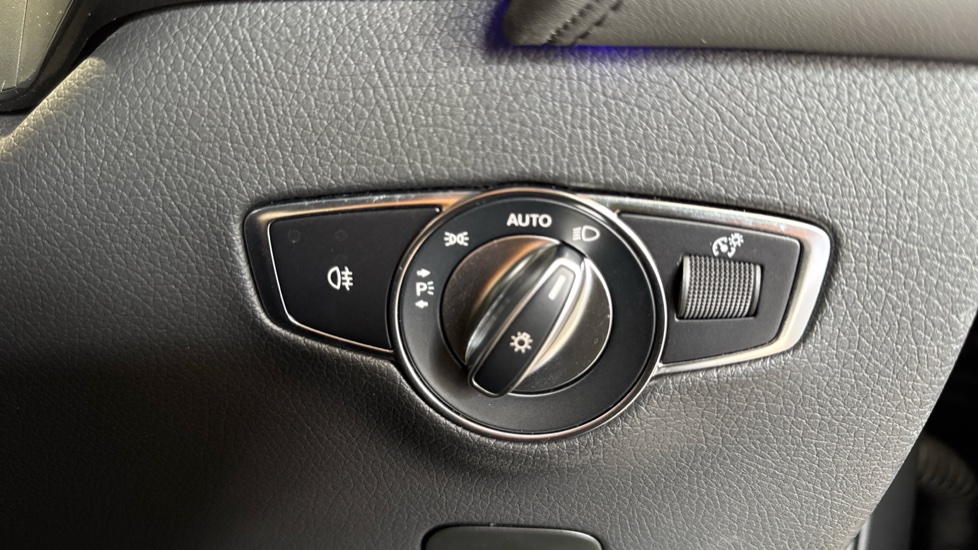 Mercedes-Benz EQC 400 300kW AMG Line Premium 80kWh 5dr Auto Electric Estate - Image 40