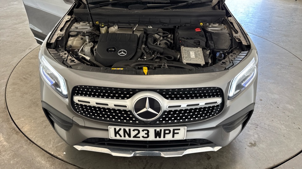 Mercedes-Benz GLB 200 AMG Line Premium 5dr 7G-Tronic Petrol Estate - Image 8