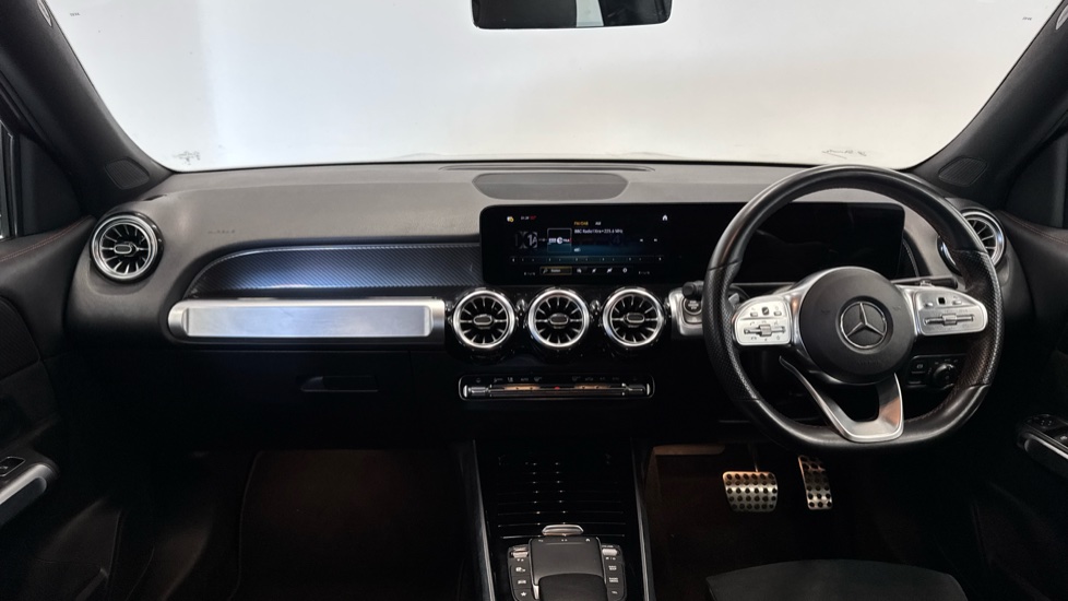 Mercedes-Benz GLB 200 AMG Line Premium 5dr 7G-Tronic Petrol Estate - Image 10