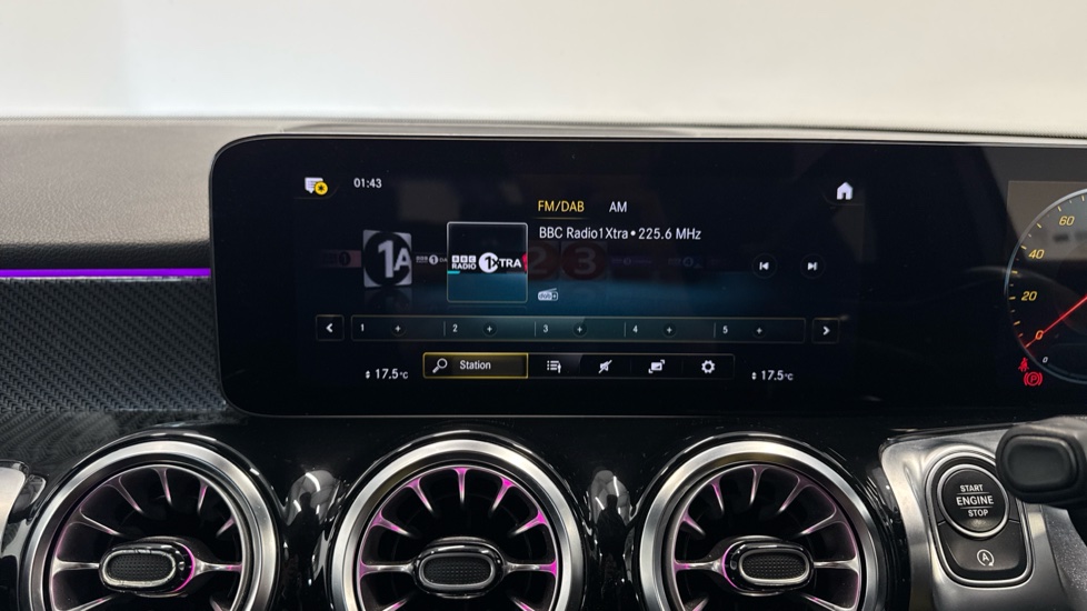 Mercedes-Benz GLB 200 AMG Line Premium 5dr 7G-Tronic Petrol Estate - Image 12