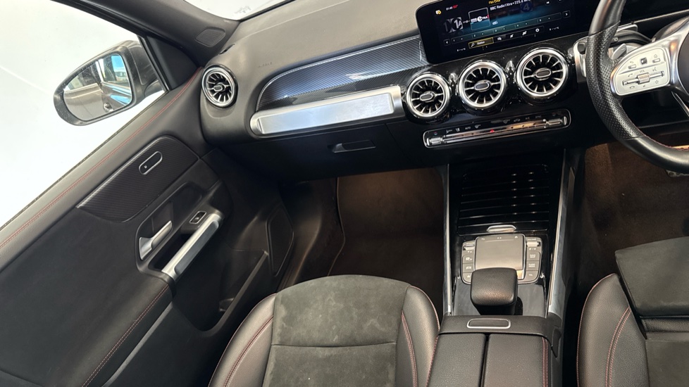 Mercedes-Benz GLB 200 AMG Line Premium 5dr 7G-Tronic Petrol Estate - Image 14