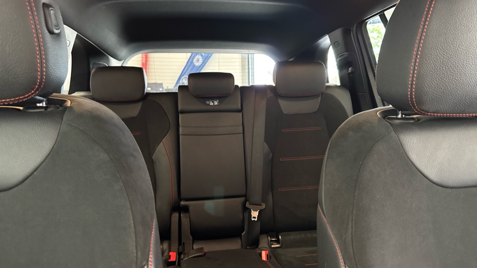 Mercedes-Benz GLB 200 AMG Line Premium 5dr 7G-Tronic Petrol Estate - Image 15