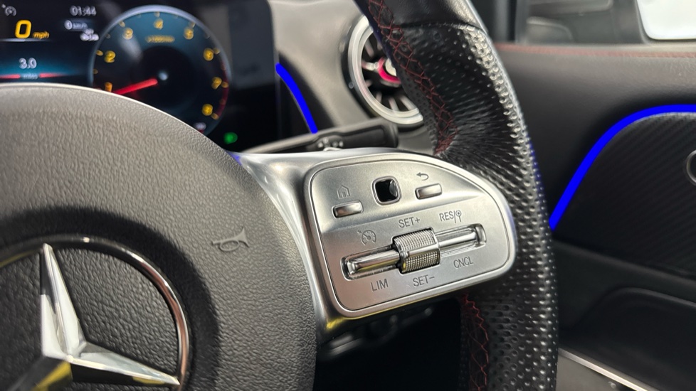 Mercedes-Benz GLB 200 AMG Line Premium 5dr 7G-Tronic Petrol Estate - Image 21