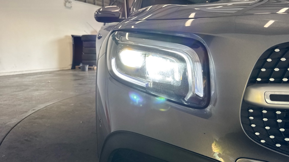 Mercedes-Benz GLB 200 AMG Line Premium 5dr 7G-Tronic Petrol Estate - Image 30