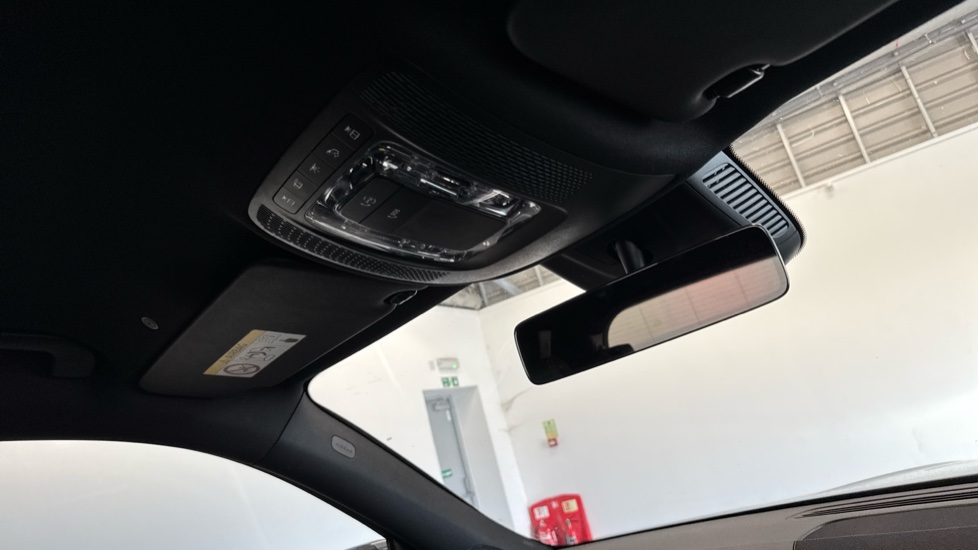 Mercedes-Benz GLB 200 AMG Line Premium 5dr 7G-Tronic Petrol Estate - Image 31