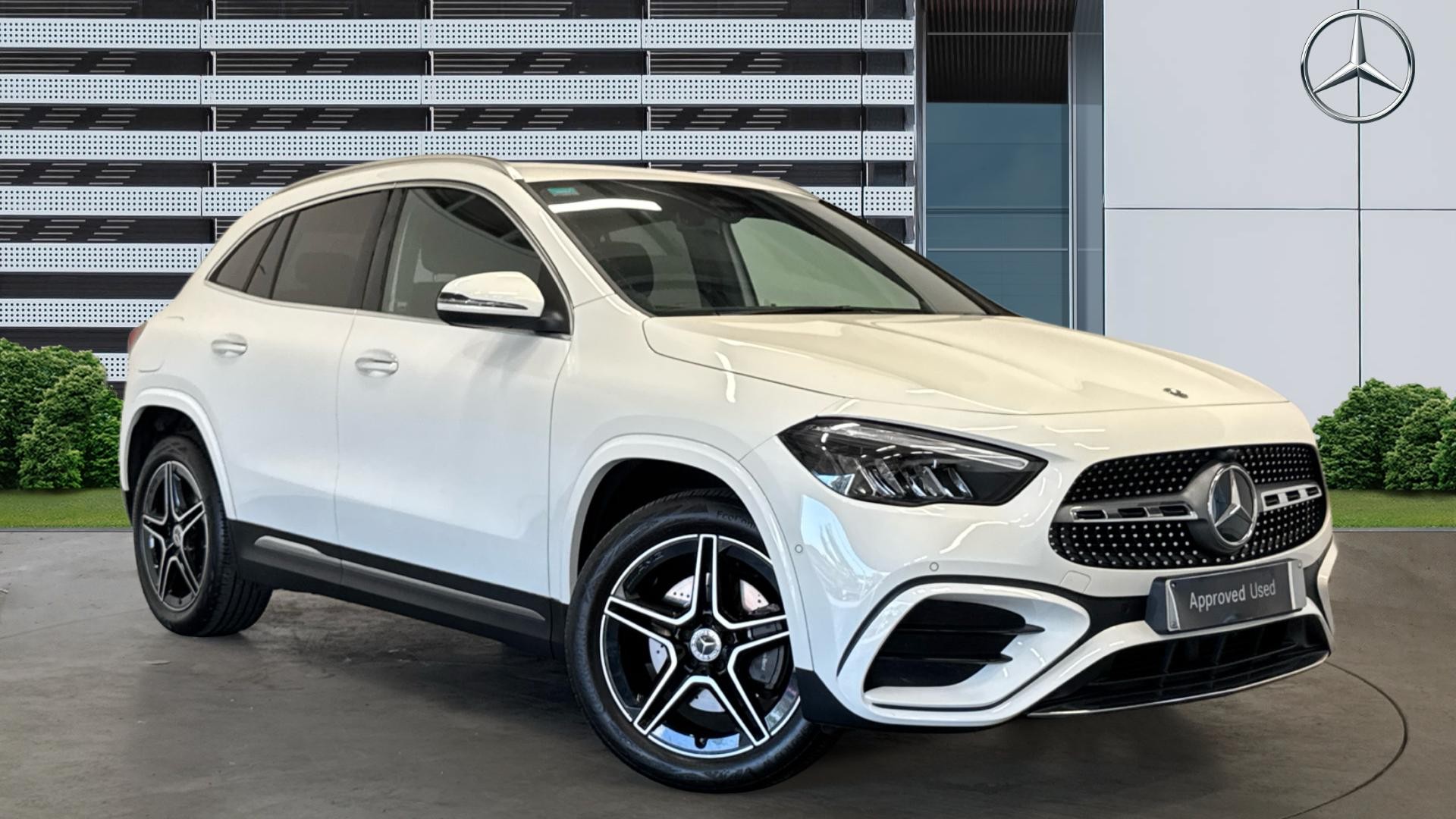 Mercedes-Benz GLA listing photo