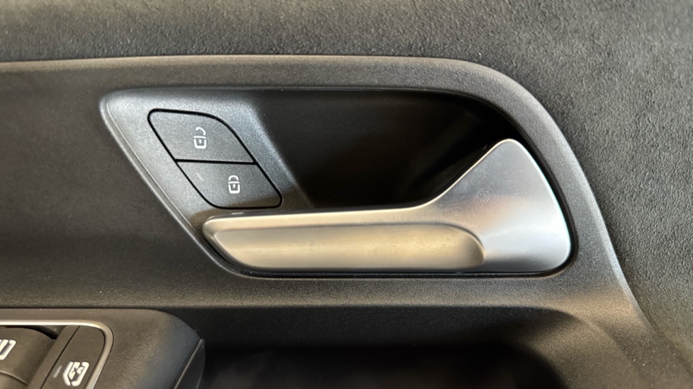 Mercedes-Benz GLA 250e AMG Line Executive 5dr Auto Hatchback - Image 25