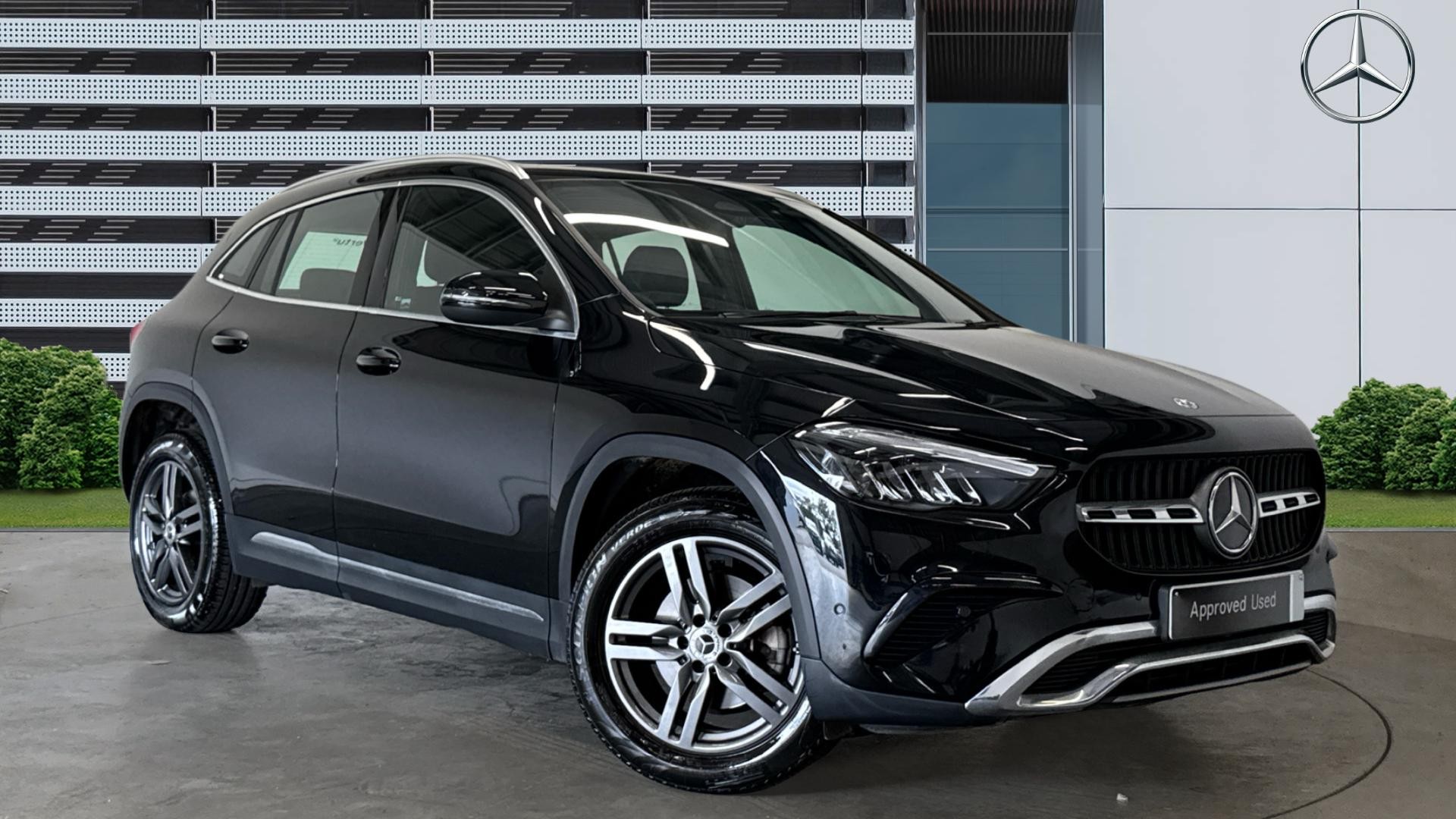Mercedes-Benz GLA listing photo