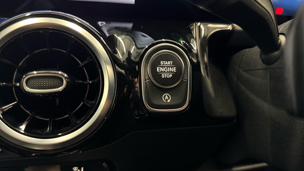 Mercedes-Benz GLA 180 Sport Edition 5dr Auto Petrol Hatchback - Image 33