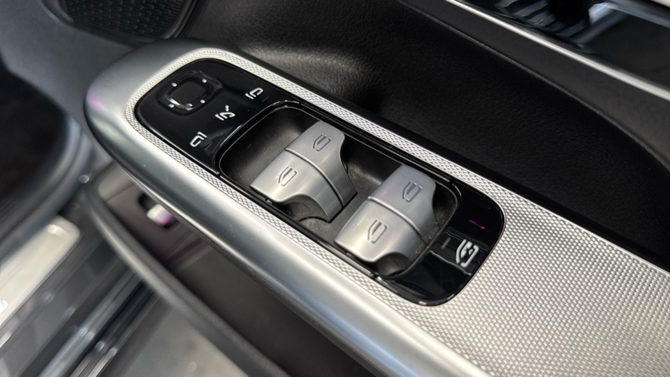 Mercedes-Benz Eqe 350+ 215kW AMG Line Edition 96kWh 4dr Auto Electric Saloon - Image 25