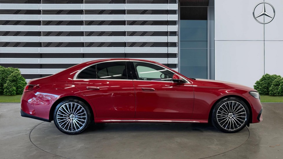 Mercedes-Benz E-Class E220d AMG Line Premium Plus 4dr 9G-Tronic Diesel Saloon - Image 5