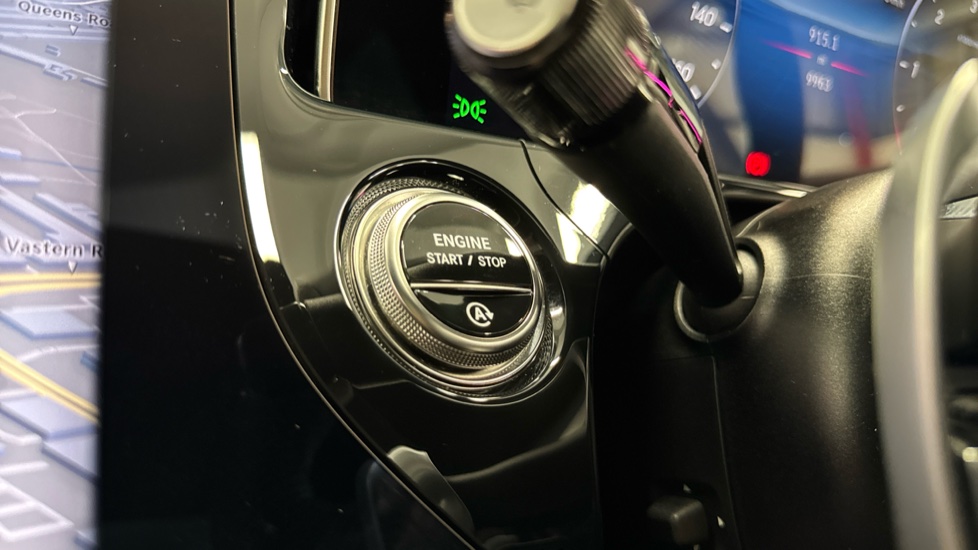 Mercedes-Benz E-Class E220d AMG Line Premium Plus 4dr 9G-Tronic Diesel Saloon - Image 33