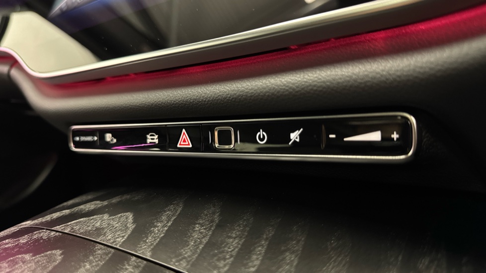 Mercedes-Benz E-Class E220d AMG Line Premium Plus 4dr 9G-Tronic Diesel Saloon - Image 34