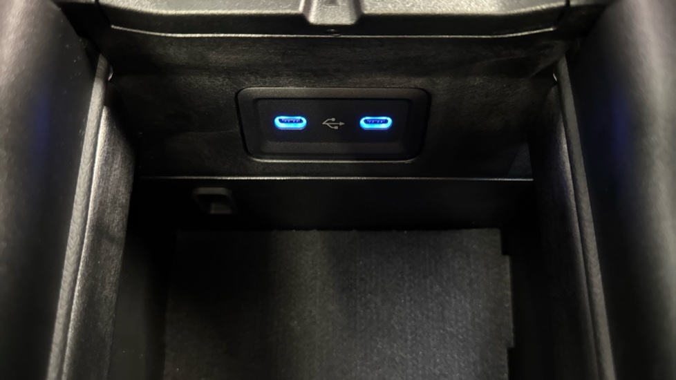 Mercedes-Benz E-Class E220d AMG Line Premium Plus 4dr 9G-Tronic Diesel Saloon - Image 36