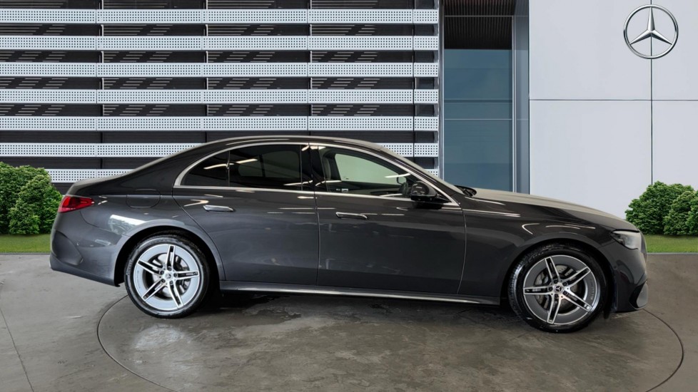 Mercedes-Benz E-Class E450d 4Matic AMG Line Premium 4dr 9G-Tronic Diesel Saloon - Image 5
