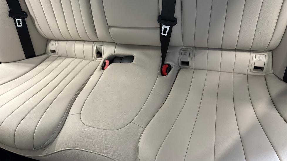 Mercedes-Benz E-Class E450d 4Matic AMG Line Premium 4dr 9G-Tronic Diesel Saloon - Image 17