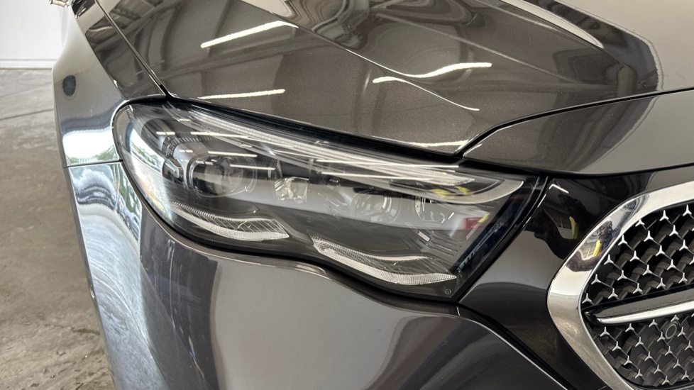 Mercedes-Benz E-Class E450d 4Matic AMG Line Premium 4dr 9G-Tronic Diesel Saloon - Image 21