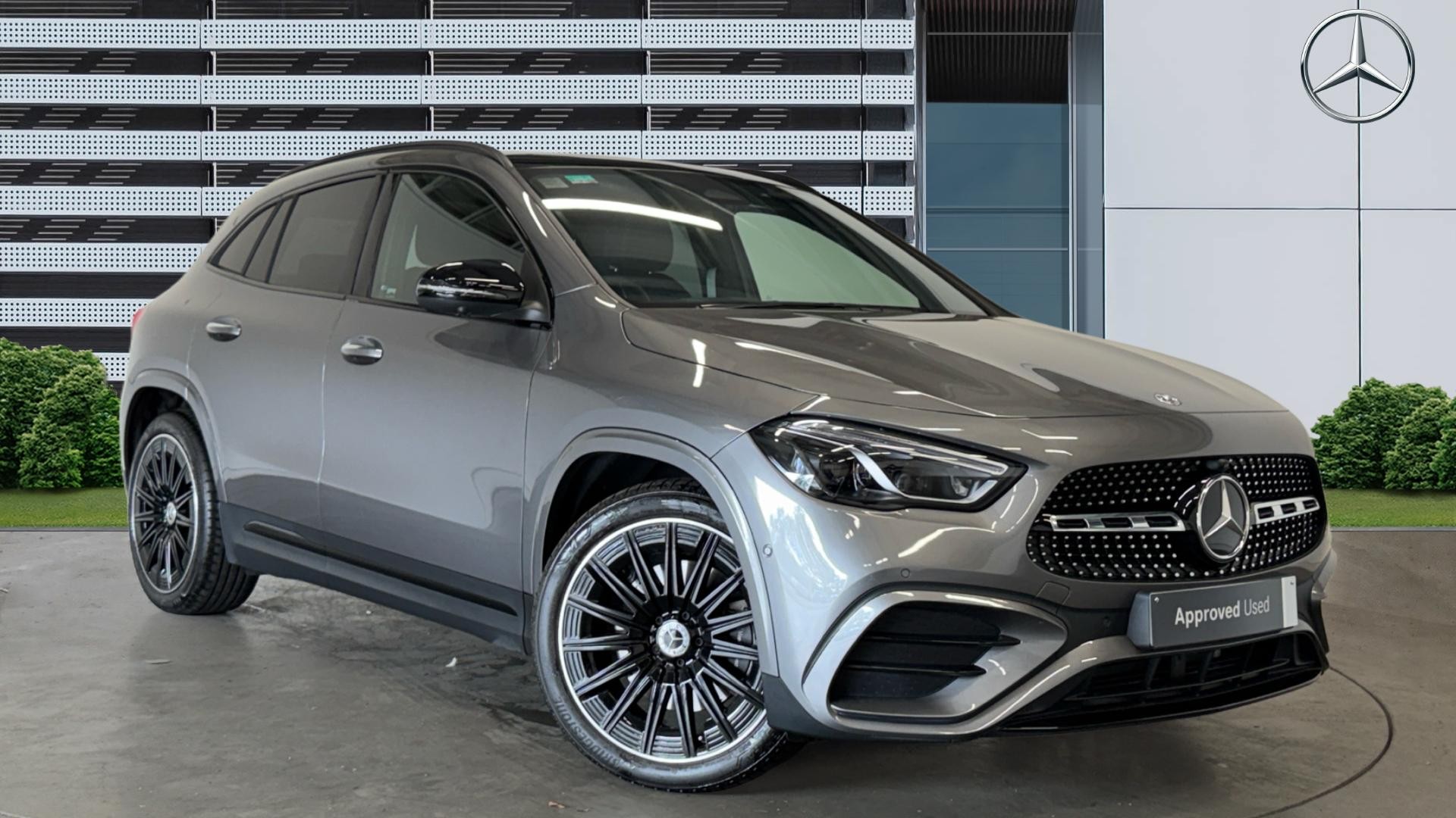 Mercedes-Benz GLA listing photo