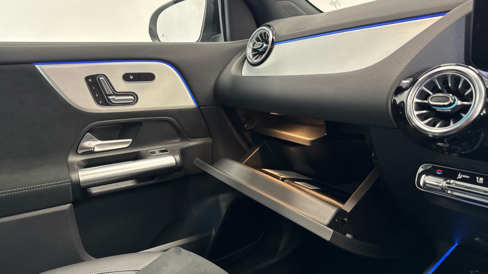 Mercedes-Benz GLA 220d 4Matic AMG Line Premium Plus 5dr Auto Diesel Hatchback - Image 38