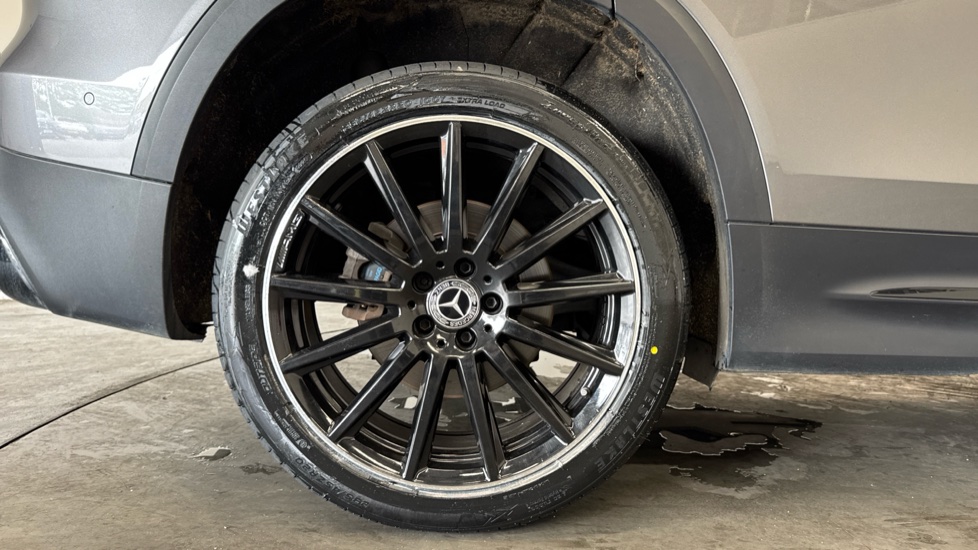 Mercedes-Benz GLB 200 AMG Line Premium + Night Ed 5dr 7G-Tronic Petrol Estate - Image 7