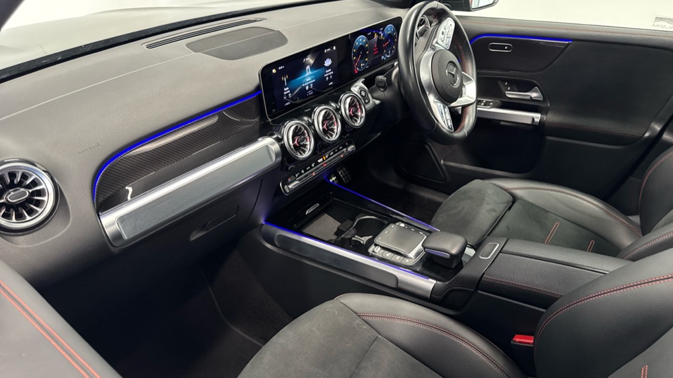 Mercedes-Benz GLB 200 AMG Line Premium + Night Ed 5dr 7G-Tronic Petrol Estate - Image 9