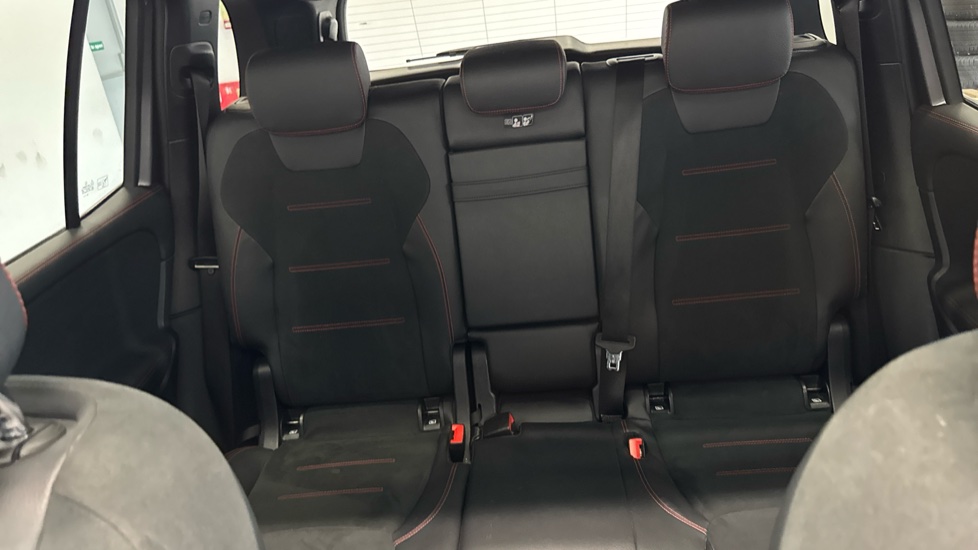 Mercedes-Benz GLB 200 AMG Line Premium + Night Ed 5dr 7G-Tronic Petrol Estate - Image 15