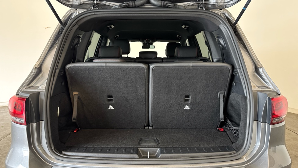 Mercedes-Benz GLB 200 AMG Line Premium 5dr 7G-Tronic Petrol Estate - Image 4