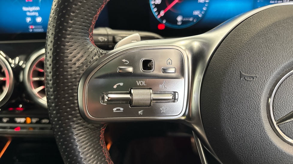 Mercedes-Benz GLB 200 AMG Line Premium 5dr 7G-Tronic Petrol Estate - Image 30