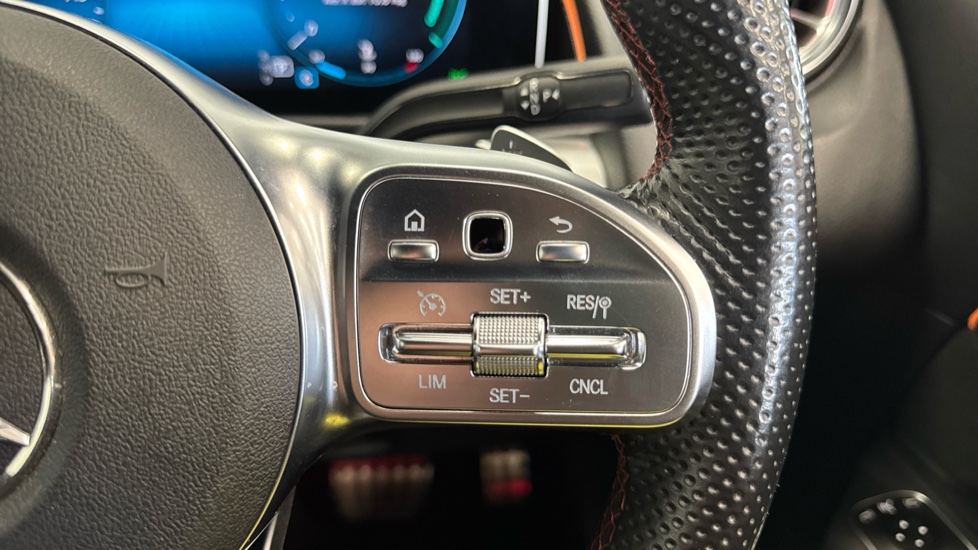 Mercedes-Benz GLB 200 AMG Line Premium 5dr 7G-Tronic Petrol Estate - Image 31