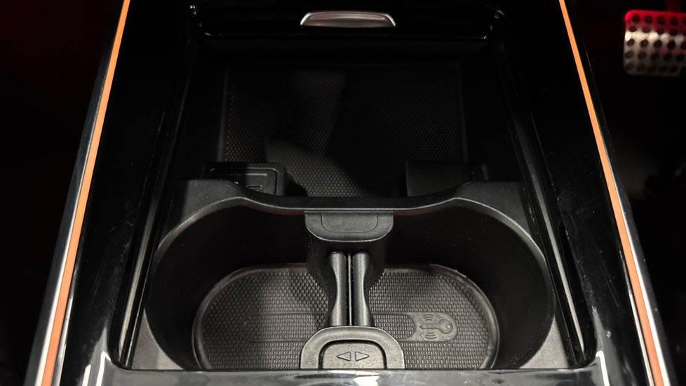 Mercedes-Benz GLB 200 AMG Line Premium 5dr 7G-Tronic Petrol Estate - Image 35