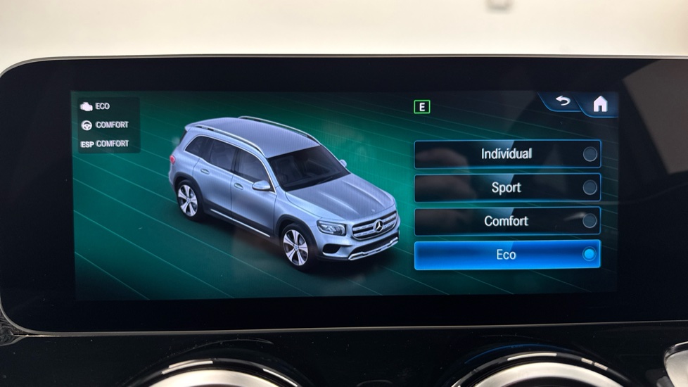 Mercedes-Benz GLB 200 AMG Line Premium 5dr 7G-Tronic Petrol Estate - Image 40