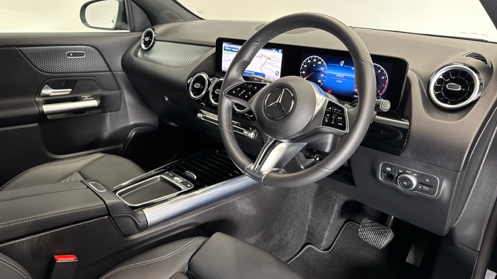 Mercedes-Benz GLA 200 Sport Executive 5dr Auto Petrol Hatchback - Image 11