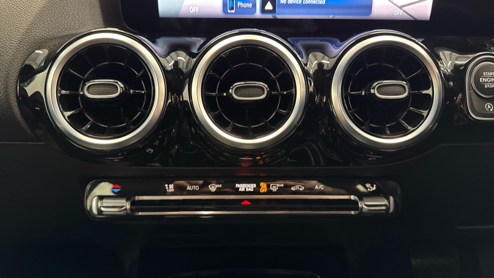 Mercedes-Benz GLA 200 Sport Executive 5dr Auto Petrol Hatchback - Image 34