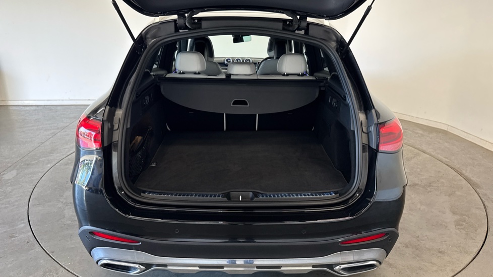 Mercedes-Benz GLC 300 4Matic AMG Line 5dr 9G-Tronic Petrol Estate - Image 4