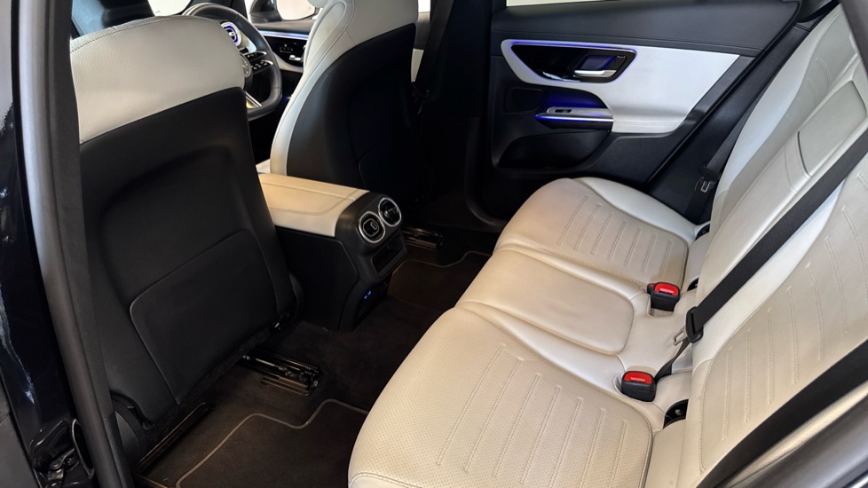 Mercedes-Benz GLC 300 4Matic AMG Line 5dr 9G-Tronic Petrol Estate - Image 16