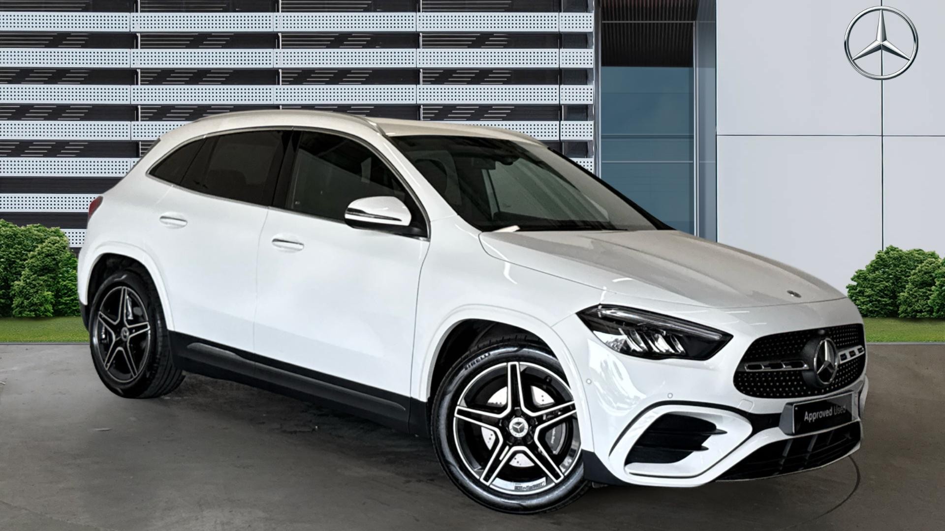 Mercedes-Benz GLA listing photo