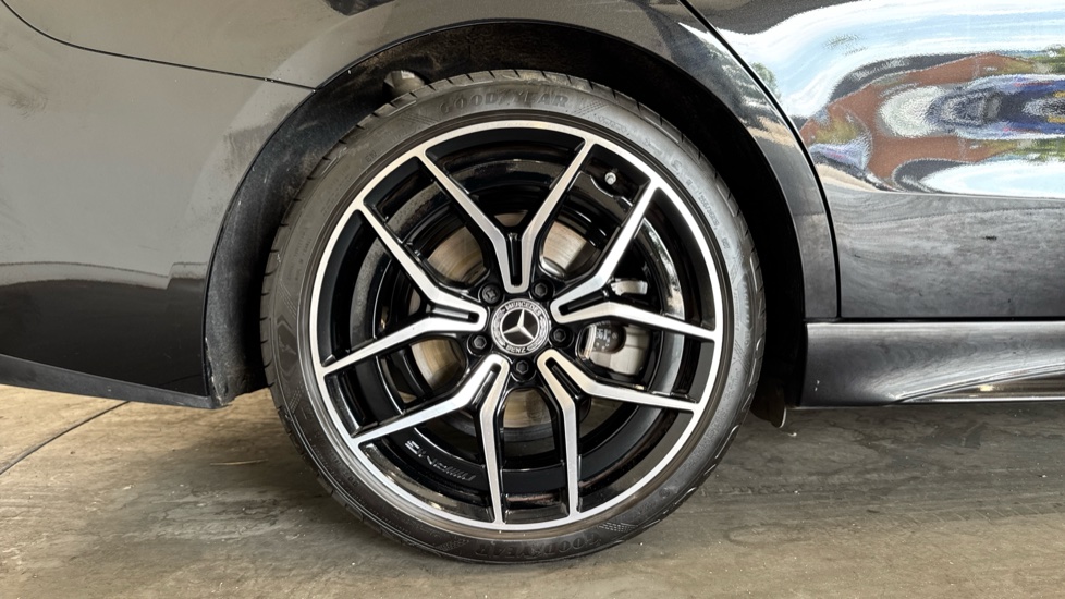 Mercedes-Benz C-Class C200d AMG Line Premium Plus 5dr Auto Diesel Estate - Image 7
