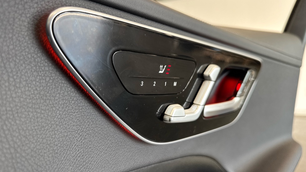 Mercedes-Benz C-Class C200d AMG Line Premium Plus 5dr Auto Diesel Estate - Image 24